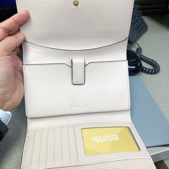 MK purse with matching wallet - Picture 4 of 5